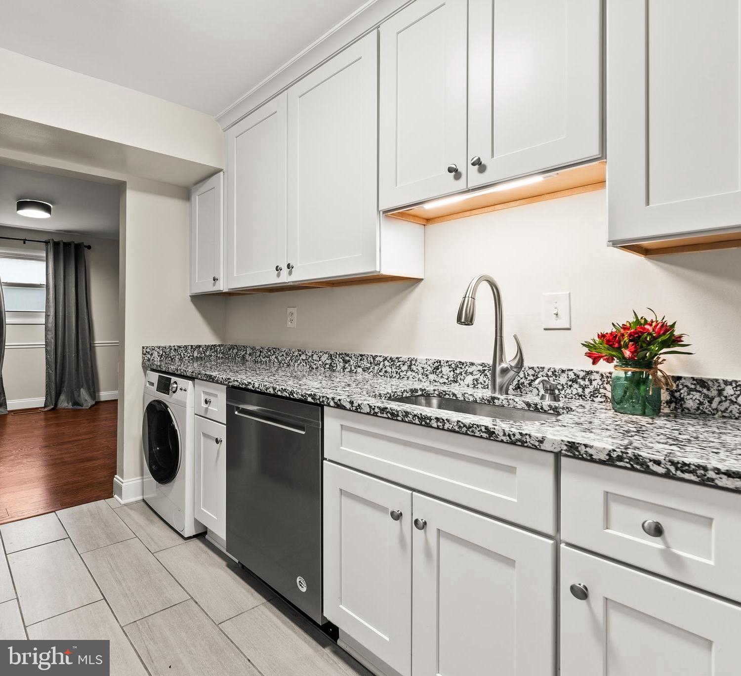 WARREN LODGE - Residential