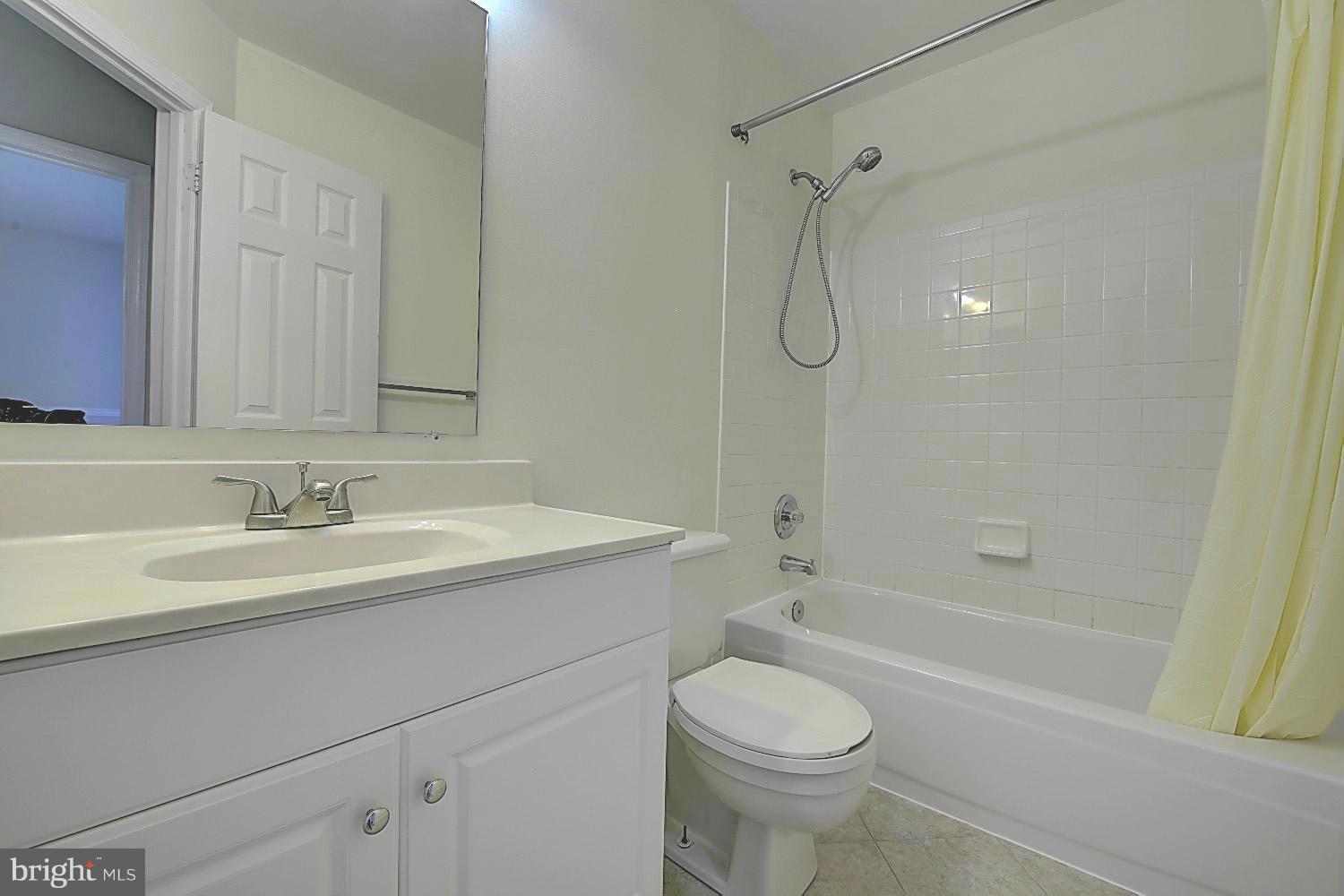 WOODSTONE - Residential Lease