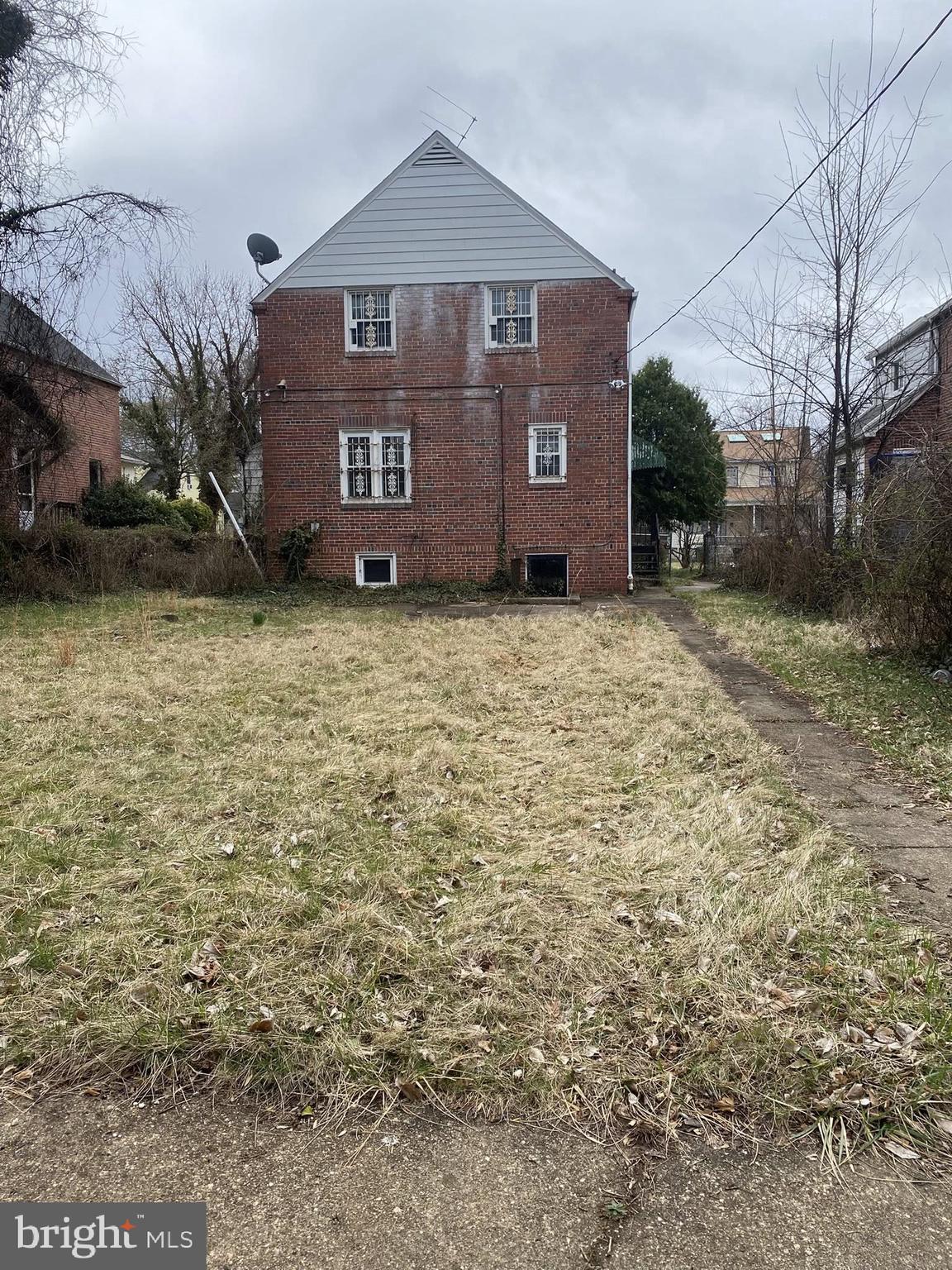 WEST ARLINGTON - Residential