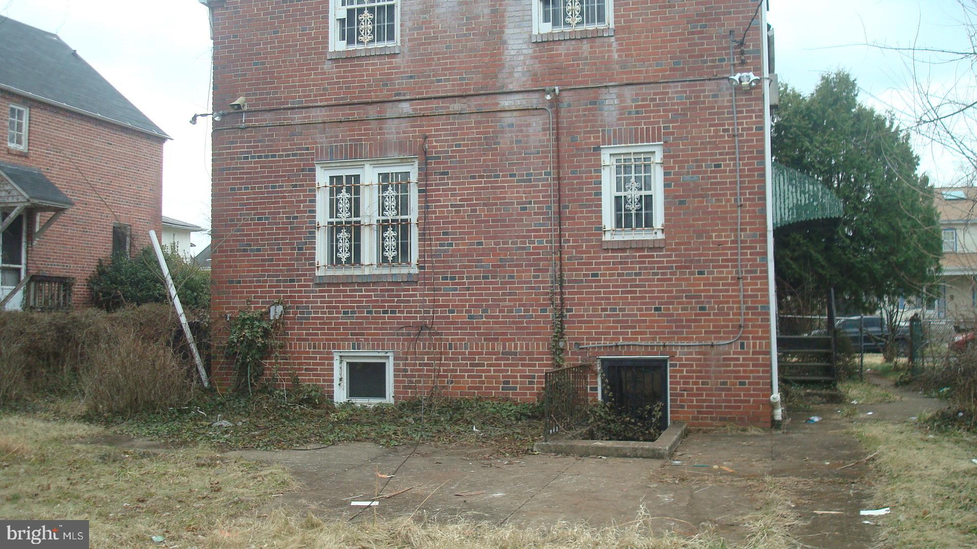 WEST ARLINGTON - Residential