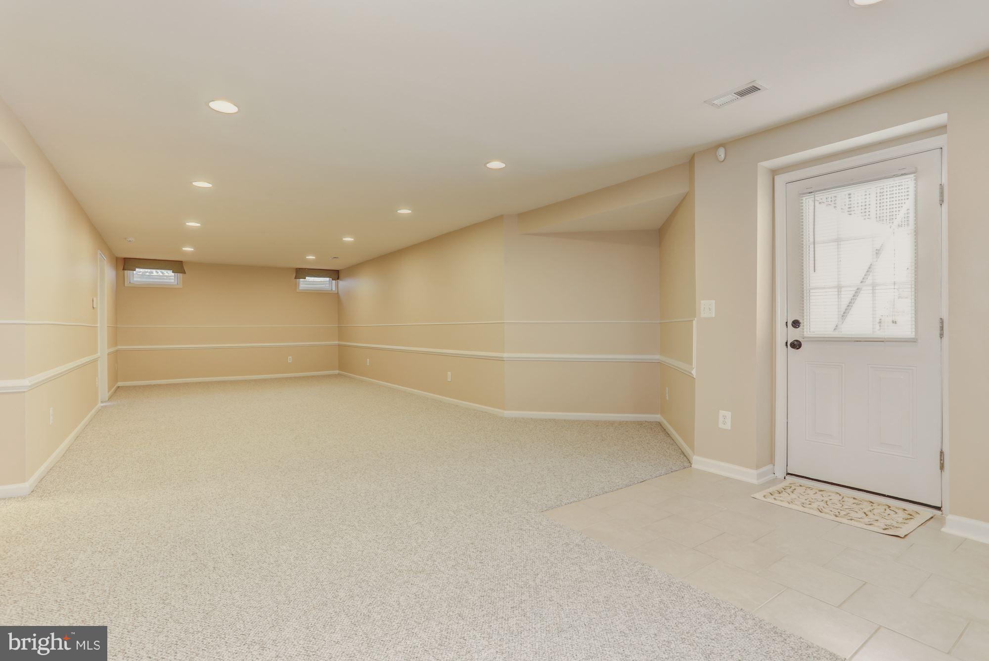 NEW TOWN MEADOWS - Residential