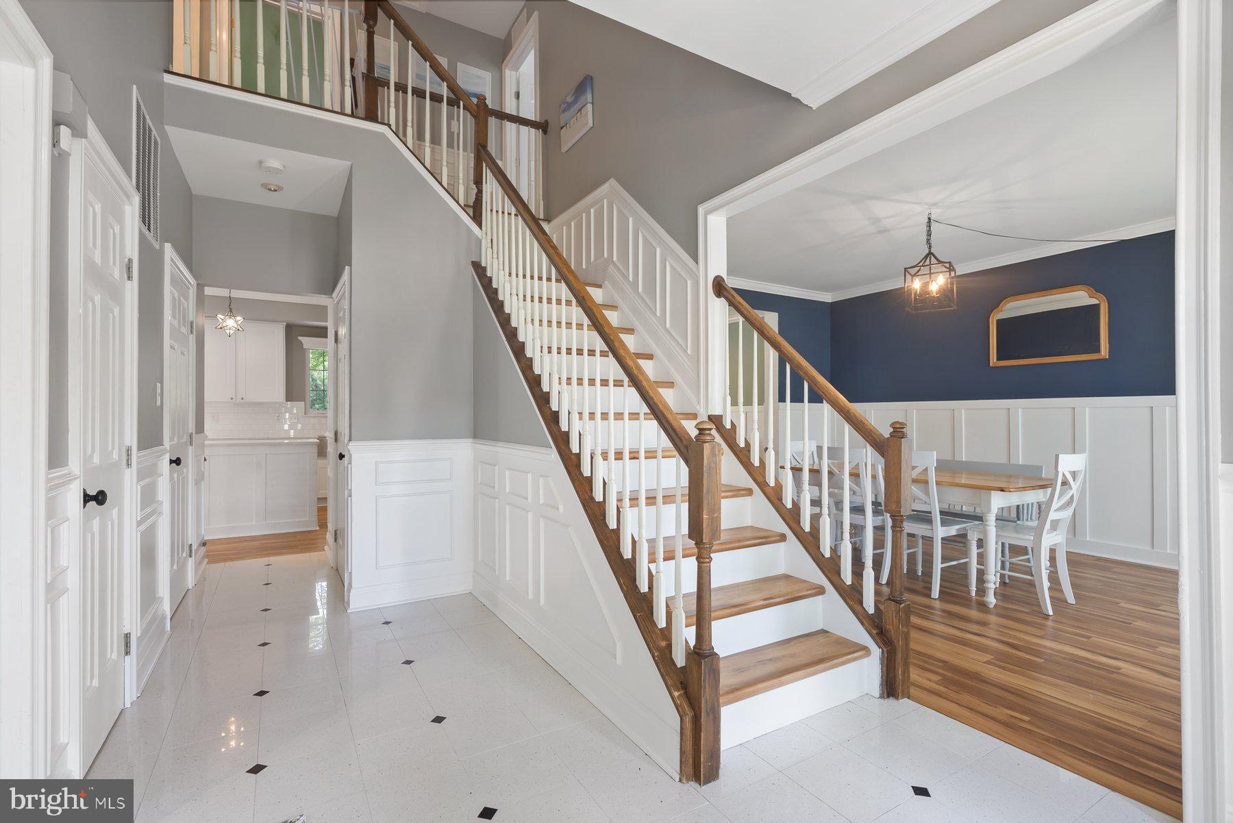 4 WAVERLY DRIVE