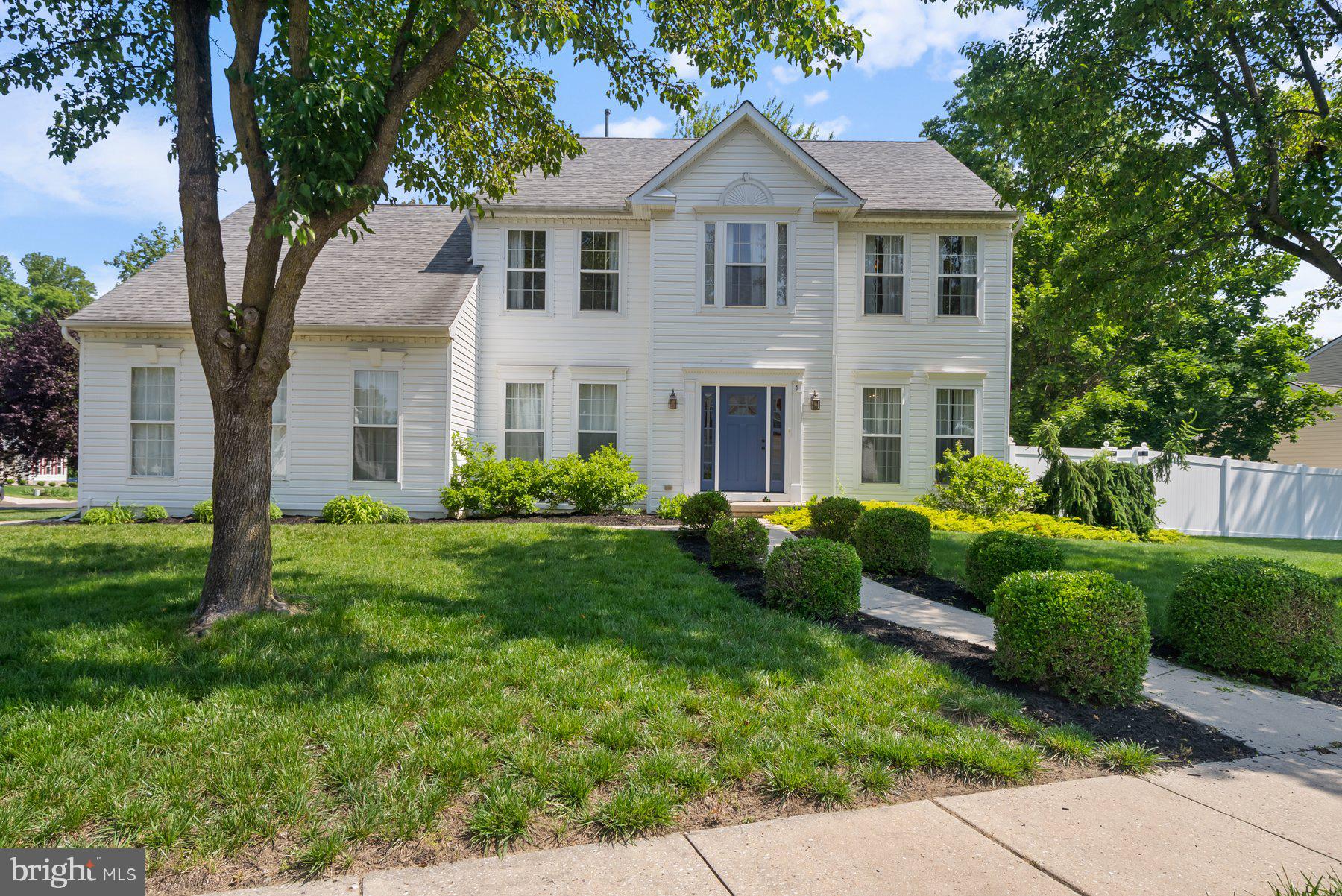 4 WAVERLY DRIVE