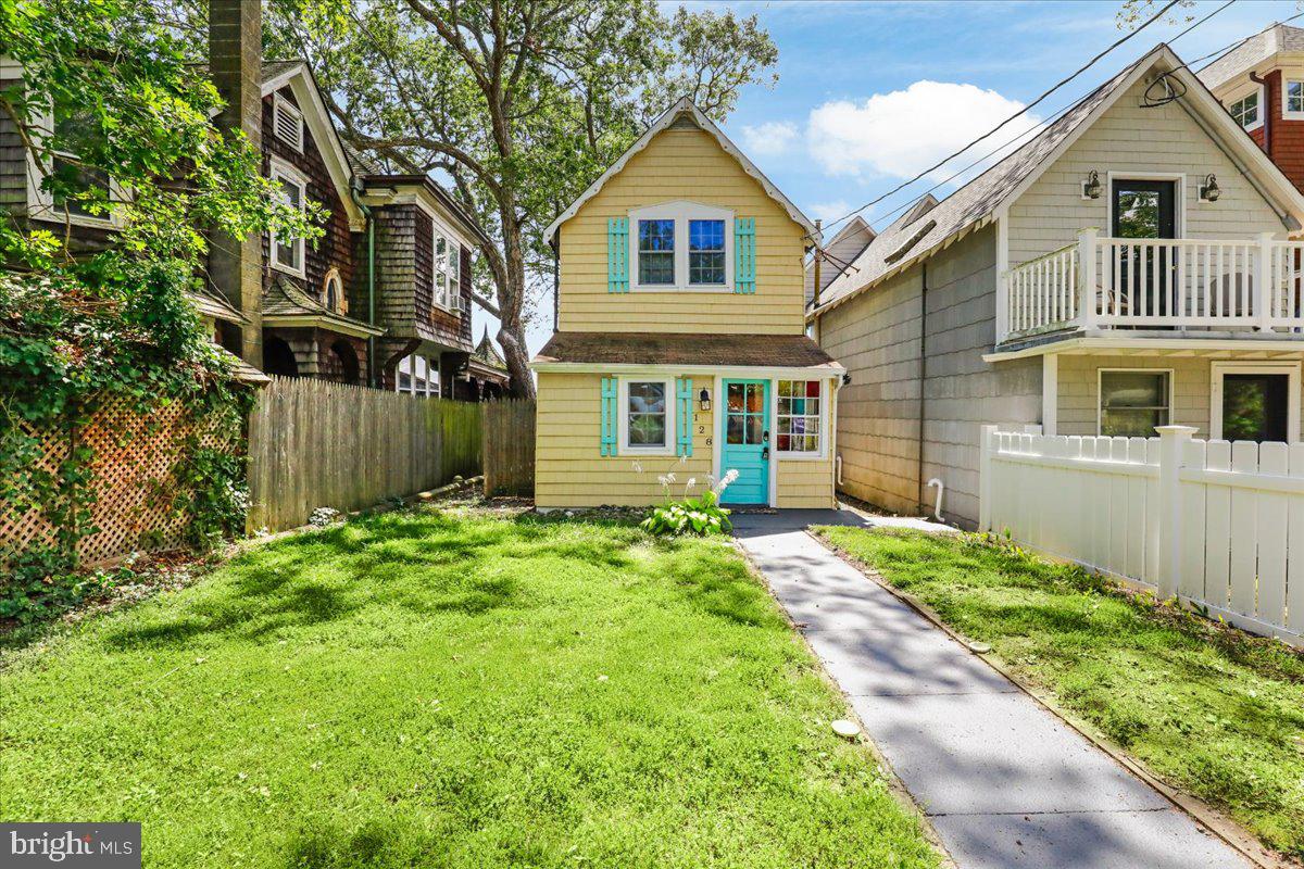 128 E CAMP WALK