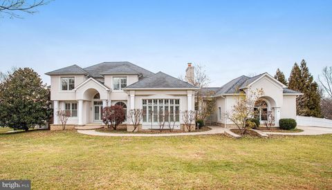 Photo of 21612 Ripplemead Drive, GAITHERSBURG, MD 20882 (MLS # MDMC2209296)