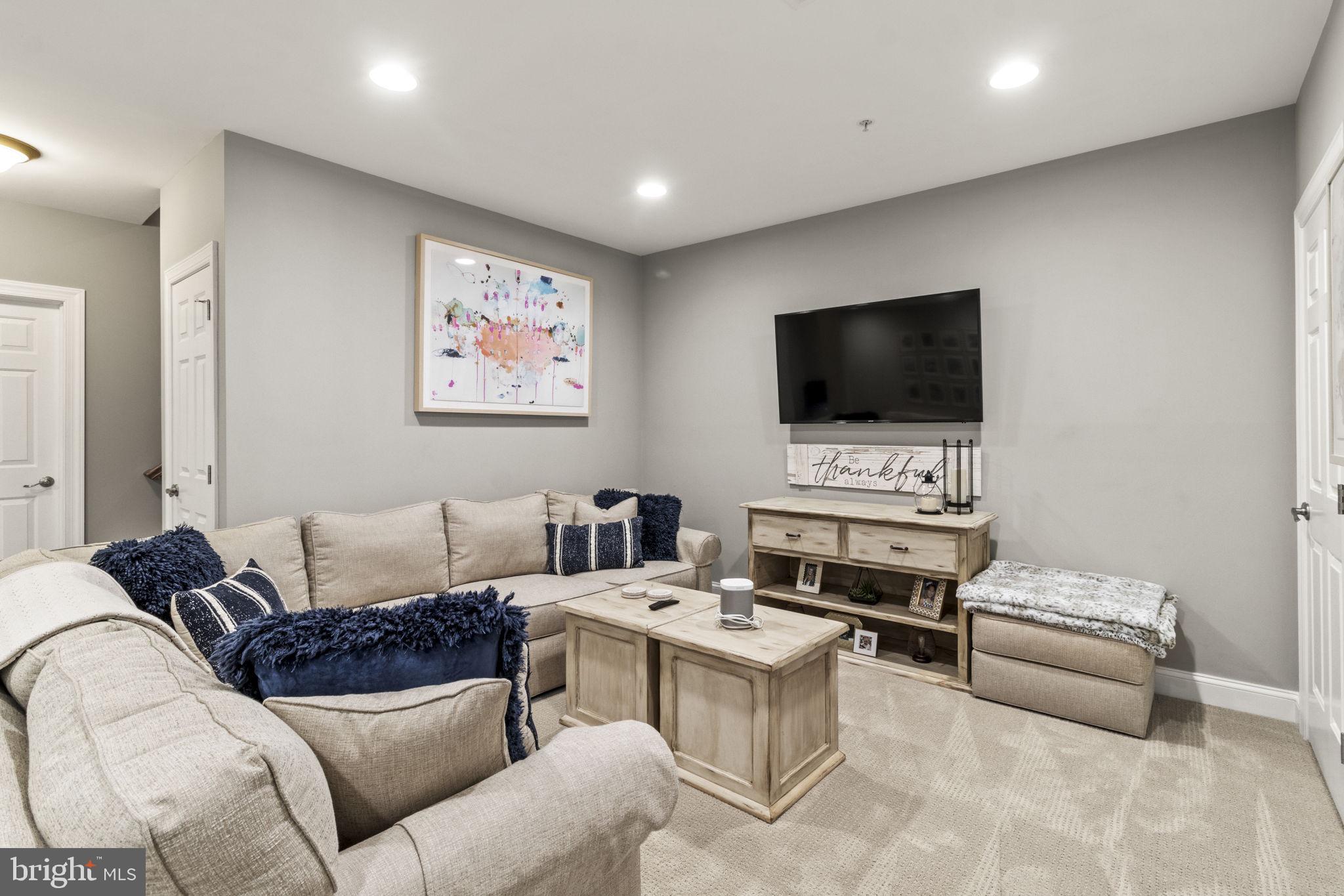 COLD POINT VILLAGE - Residential