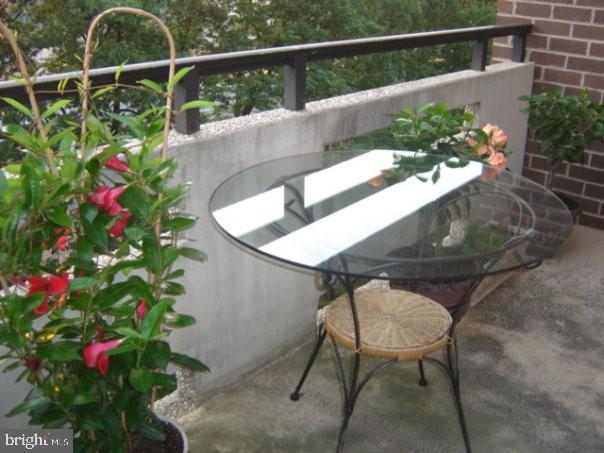 ENCORE OF MCLEAN - Residential Lease