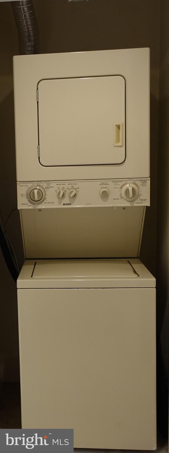 ENCORE OF MCLEAN - Residential Lease