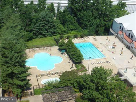 ENCORE OF MCLEAN - Residential Lease