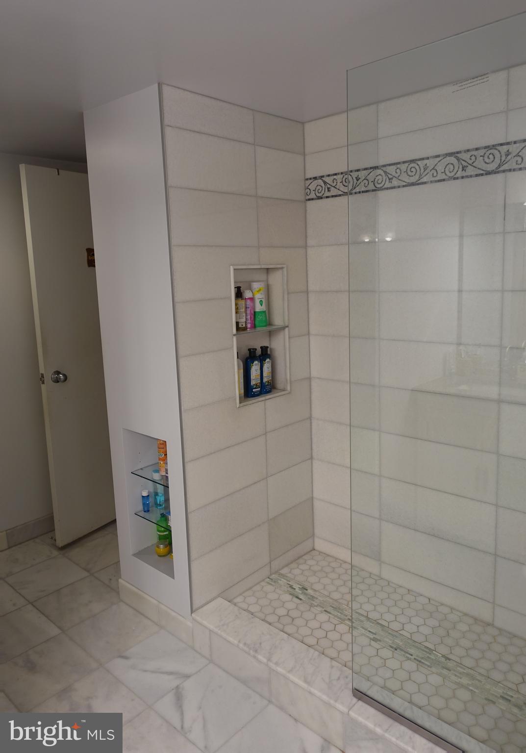 ENCORE OF MCLEAN - Residential Lease