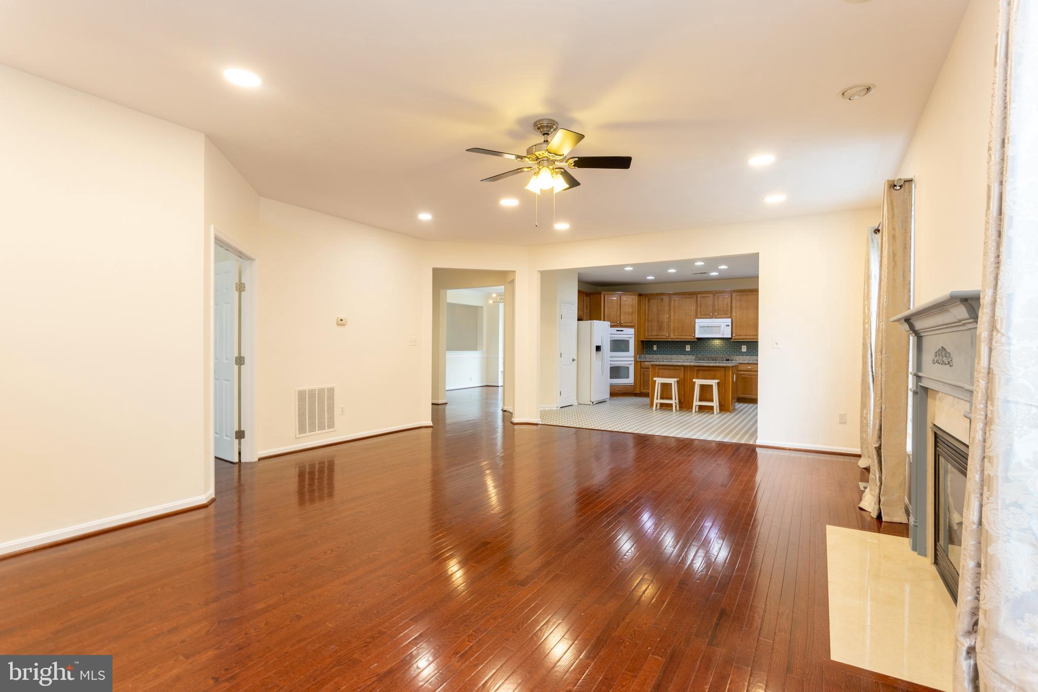 THE PARKE AT MOUNT WASHINGTON - Residential