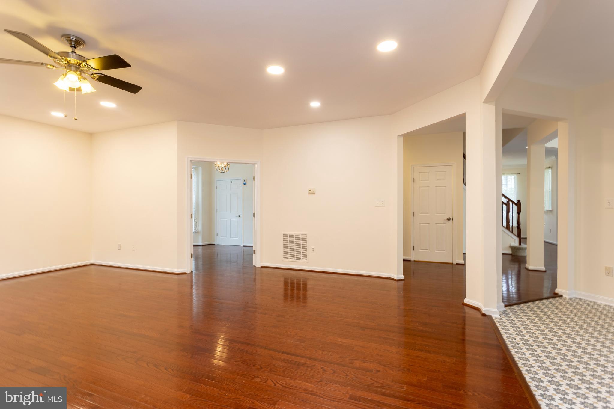 THE PARKE AT MOUNT WASHINGTON - Residential