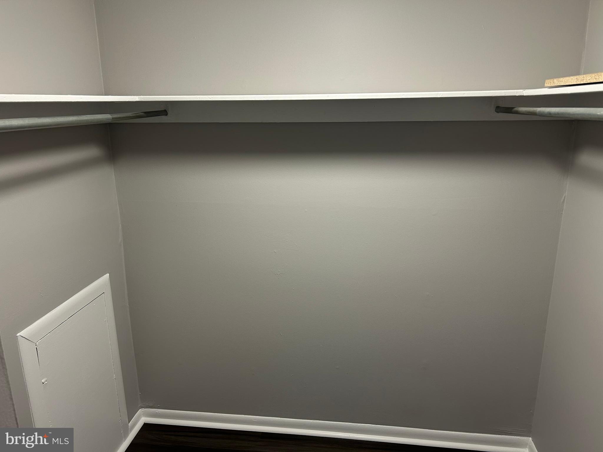 THE MEADOWS - Residential Lease