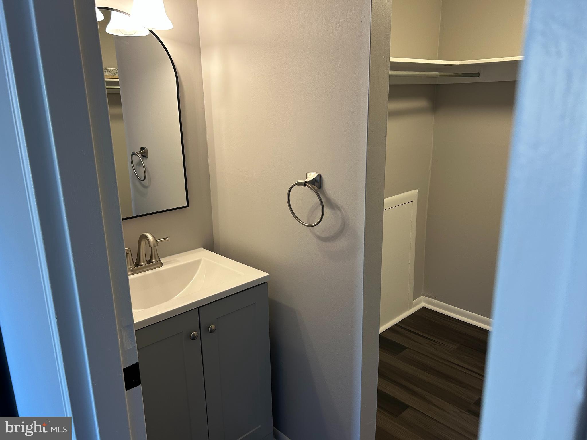 THE MEADOWS - Residential Lease