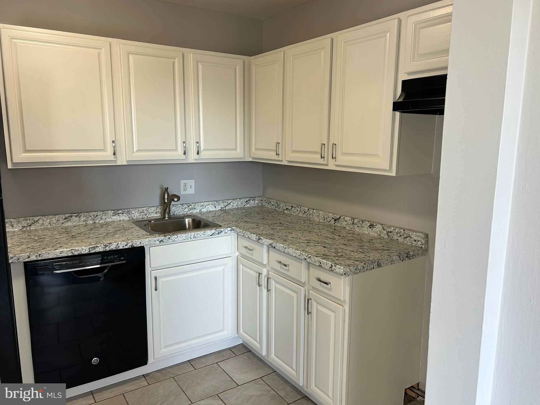 THE MEADOWS - Residential Lease