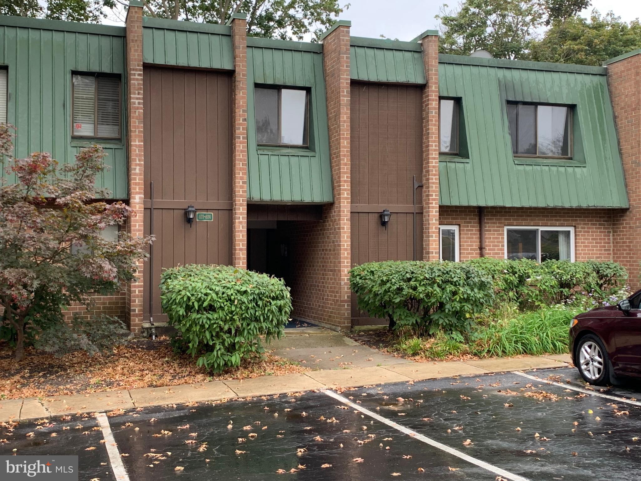 THE MEADOWS - Residential Lease