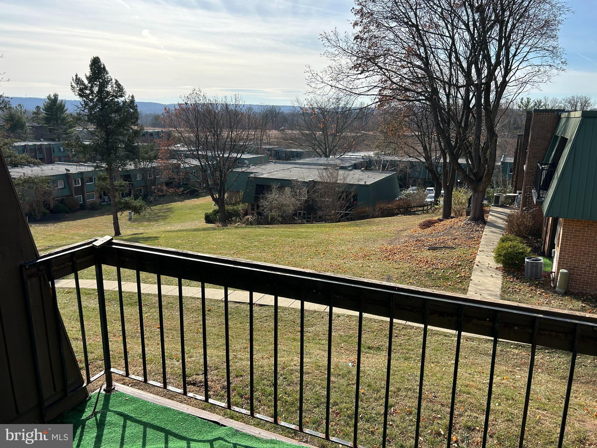 THE MEADOWS - Residential Lease