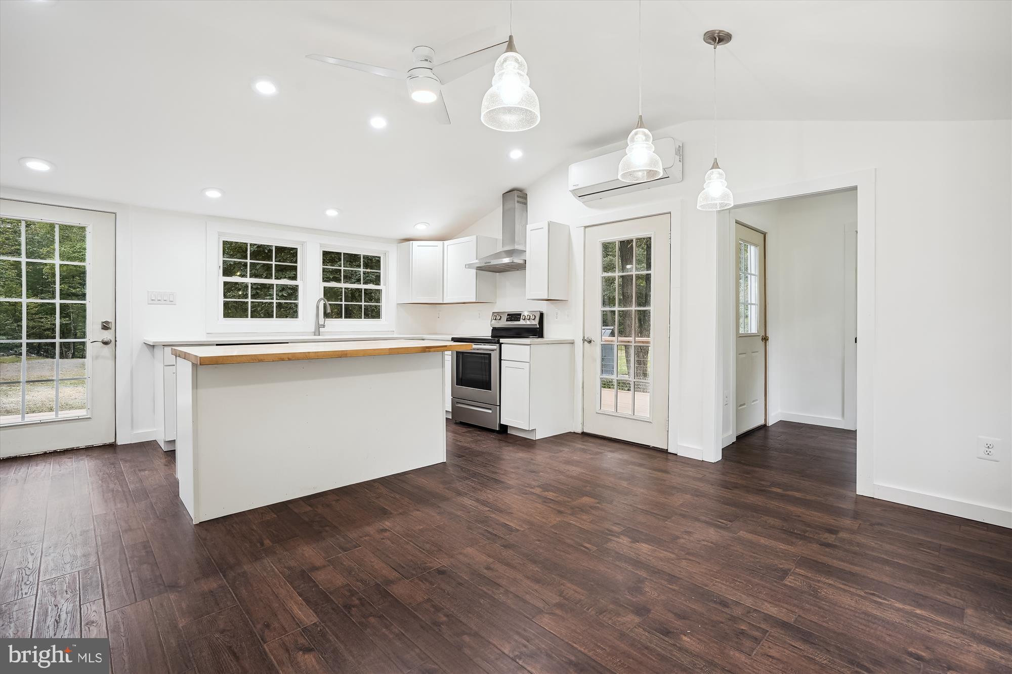 LAUREL MOUNTAIN - Residential