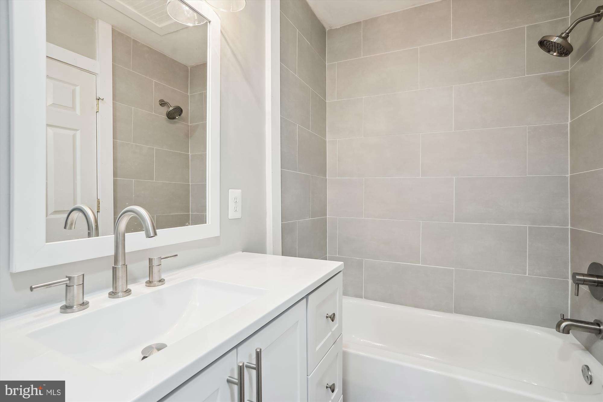 LAUREL MOUNTAIN - Residential