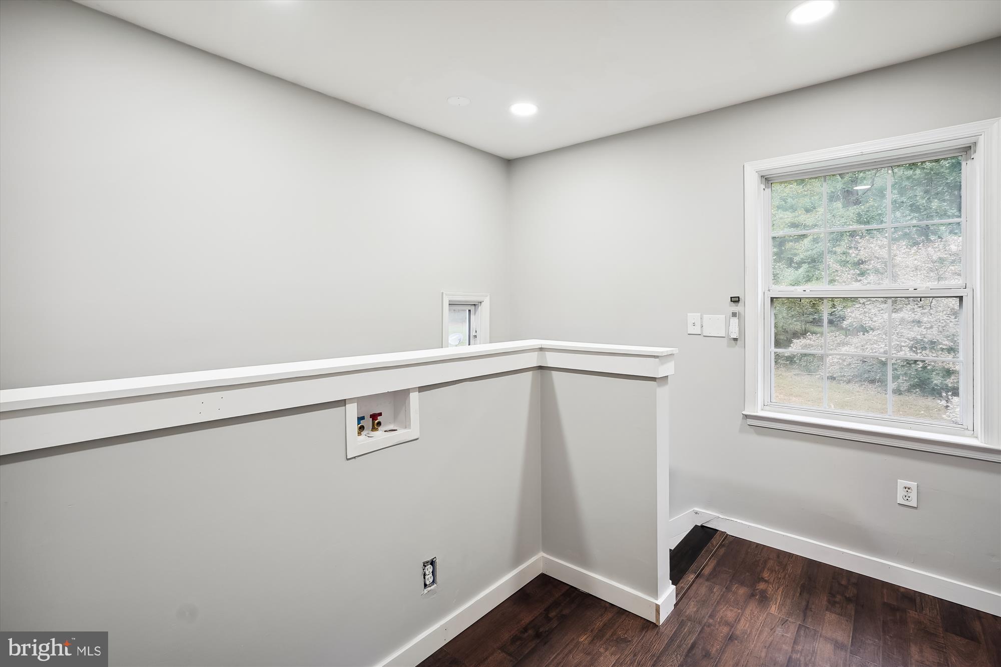 LAUREL MOUNTAIN - Residential