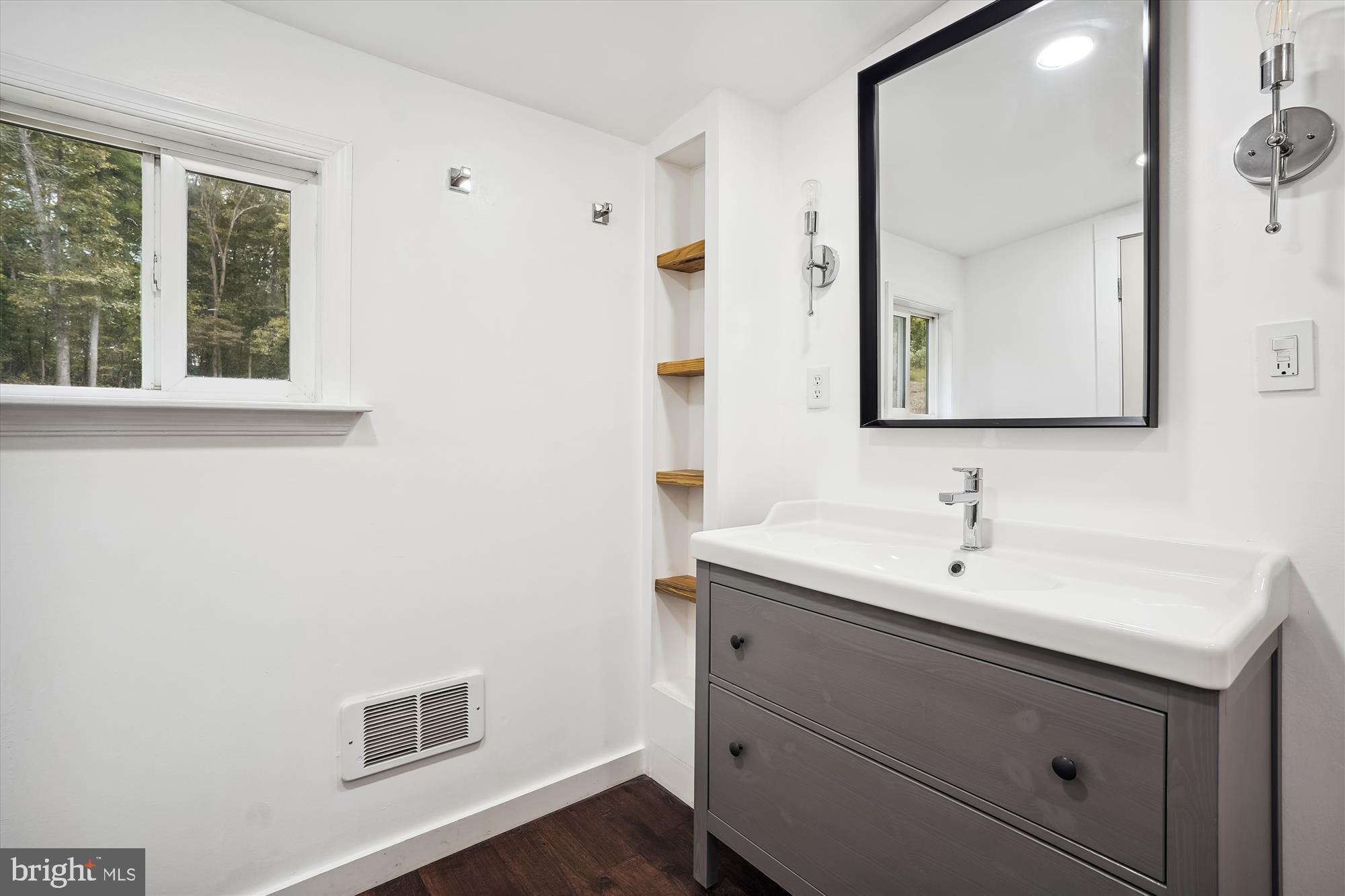 LAUREL MOUNTAIN - Residential