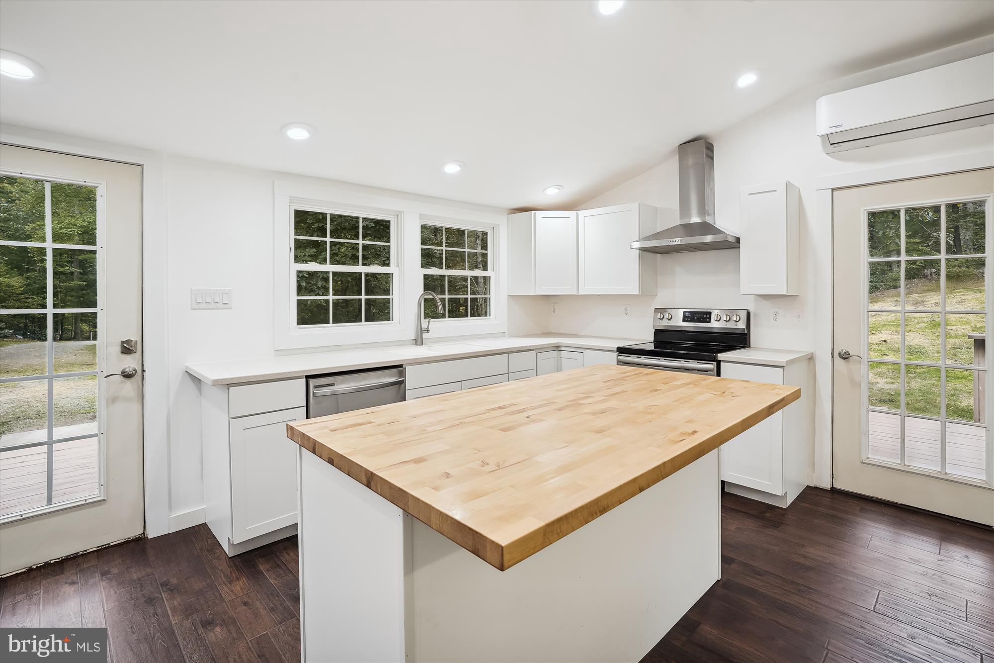 LAUREL MOUNTAIN - Residential