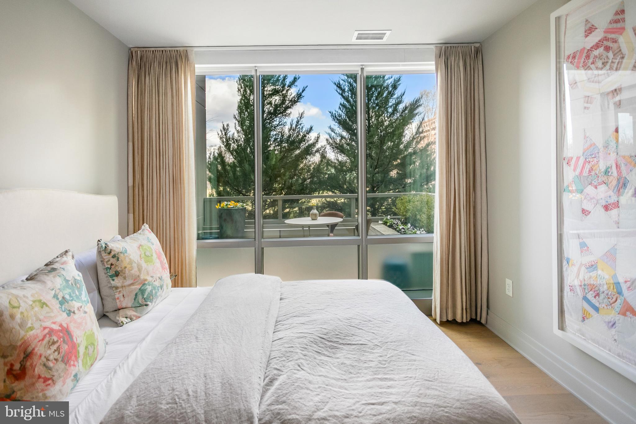 WEST END - Residential