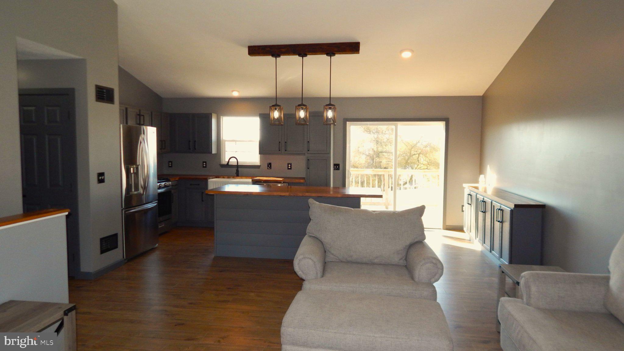 143 OVERVIEW CIRCLE E