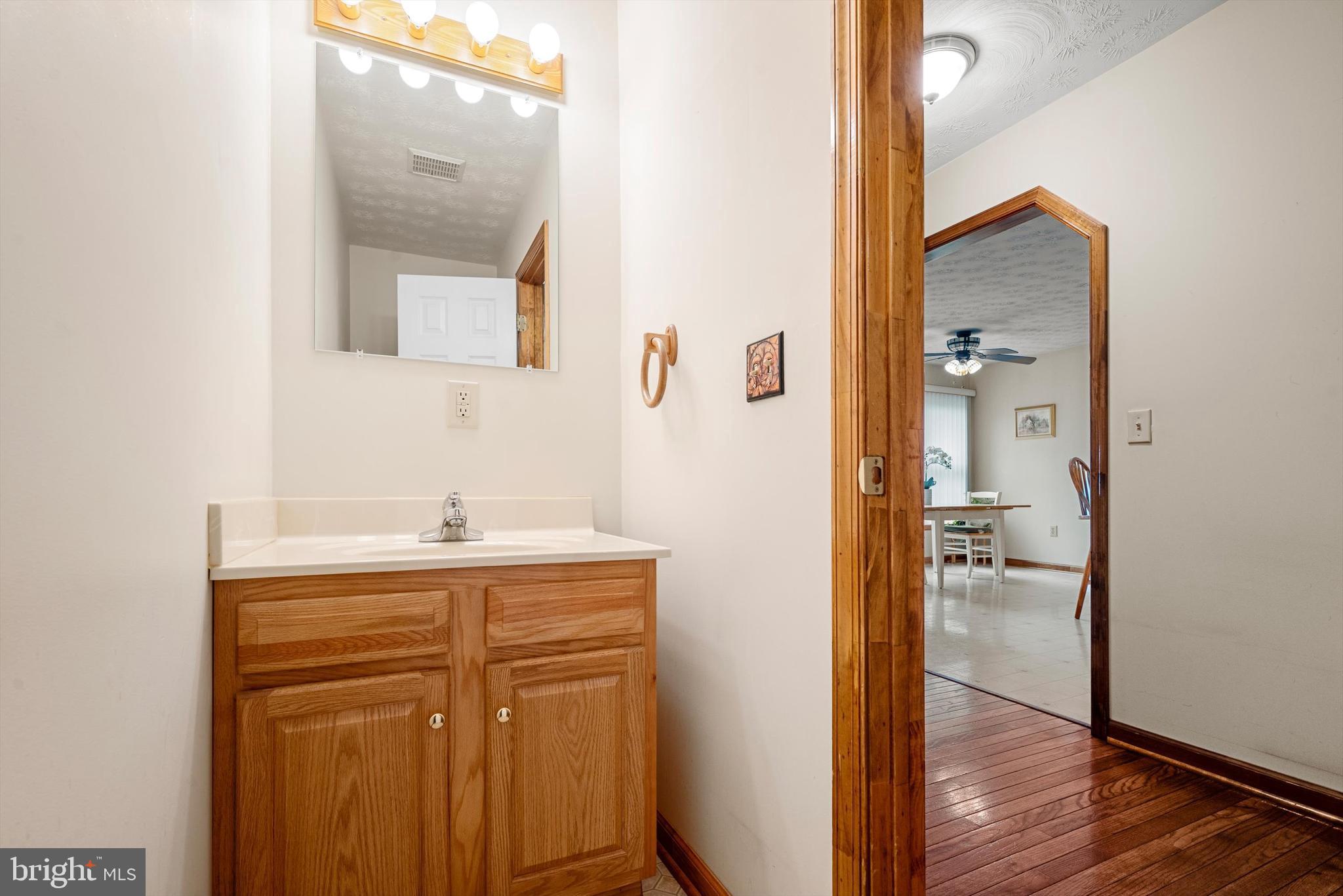 OAK TREE EAST - Residential