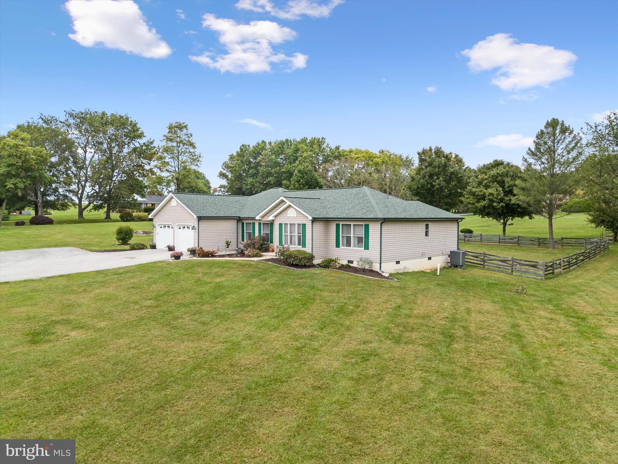 OAK TREE EAST - Residential