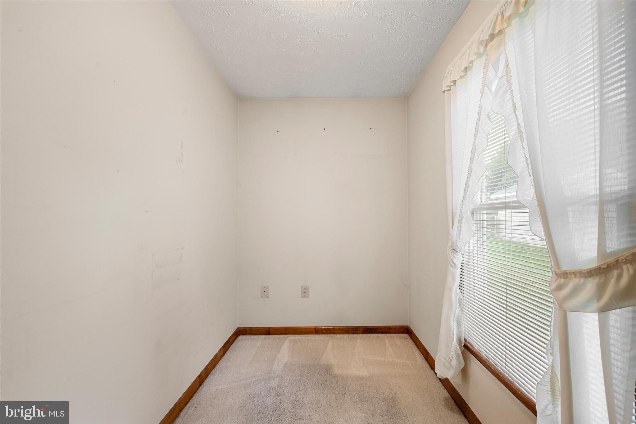 OAK TREE EAST - Residential