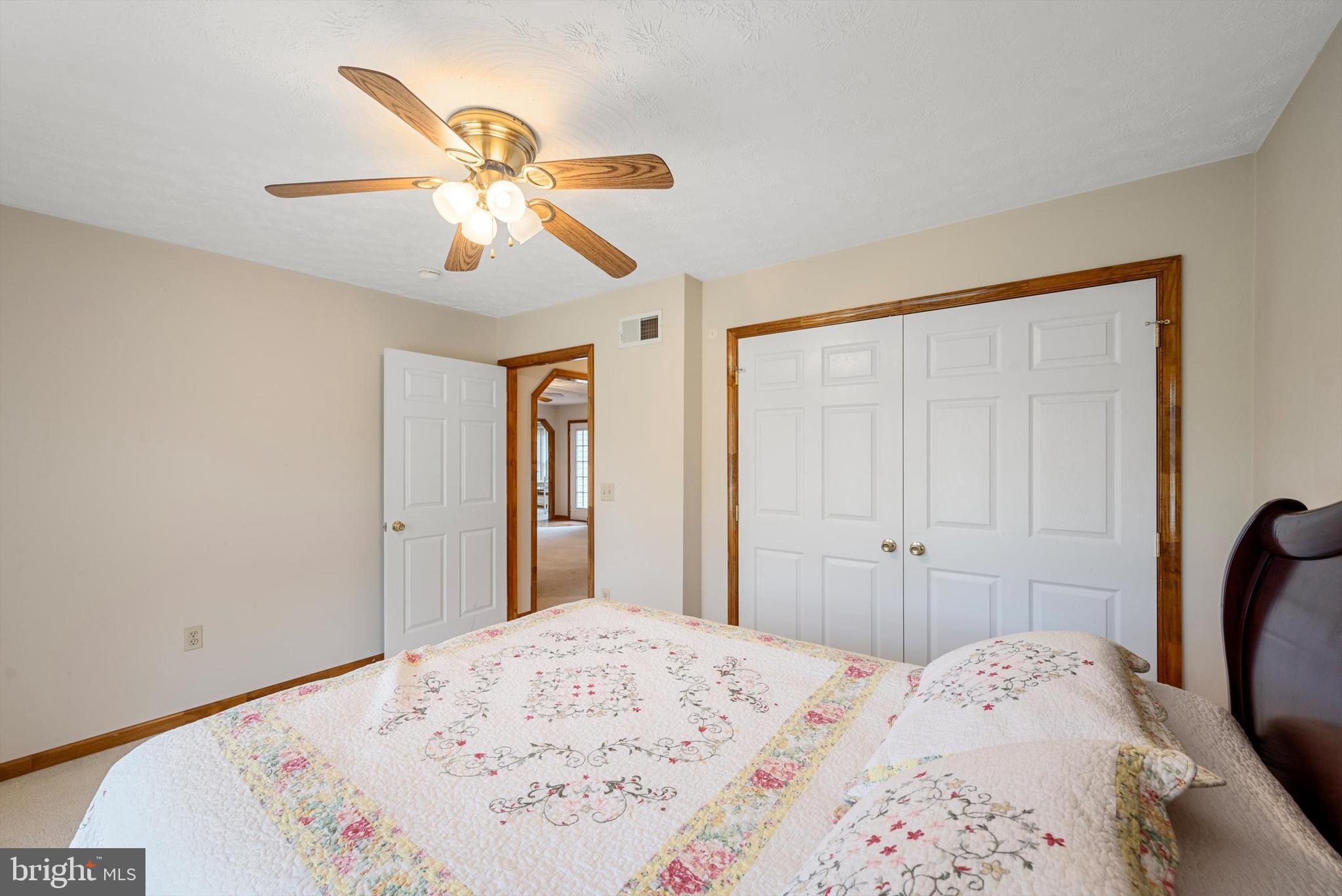 OAK TREE EAST - Residential