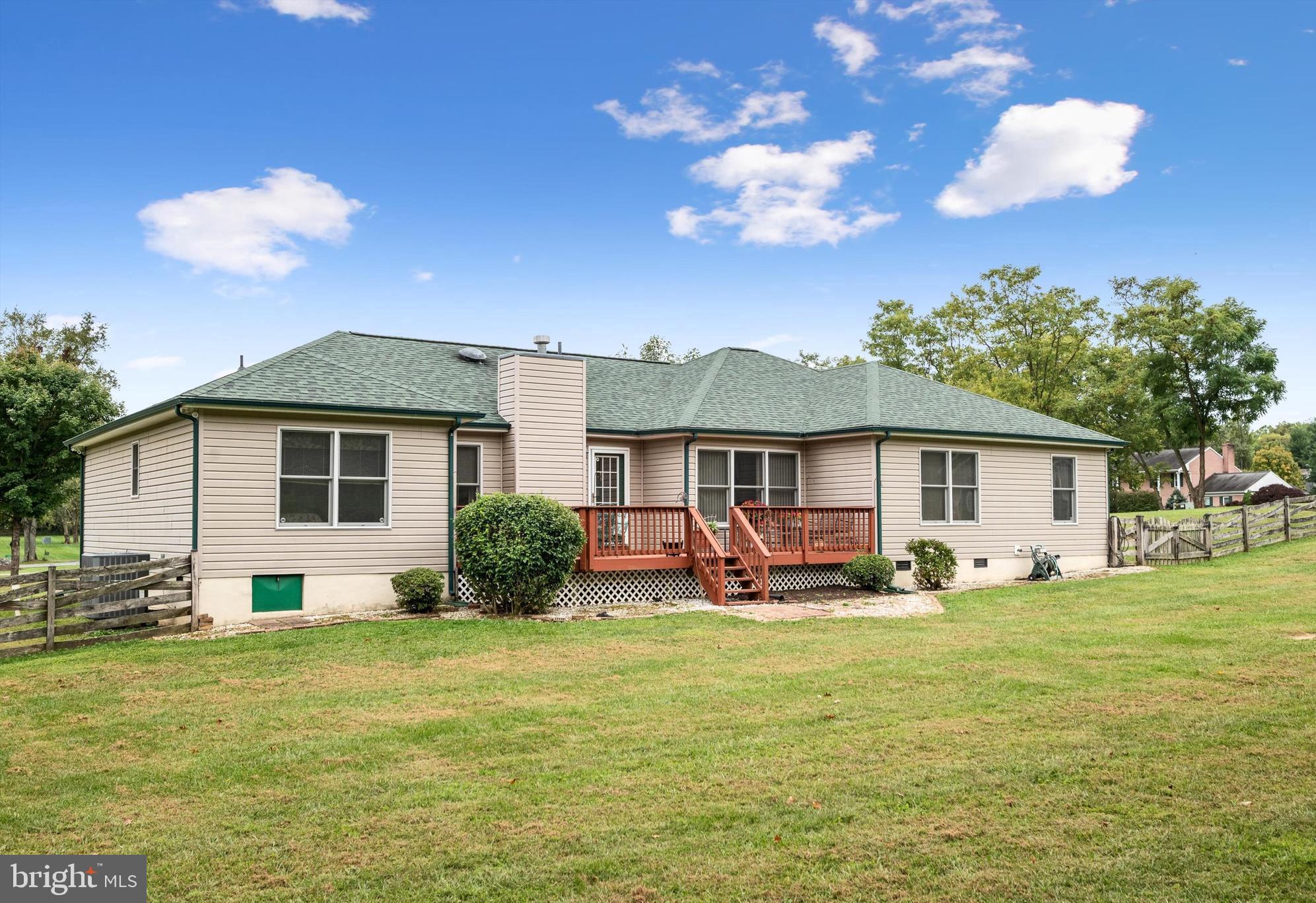 OAK TREE EAST - Residential