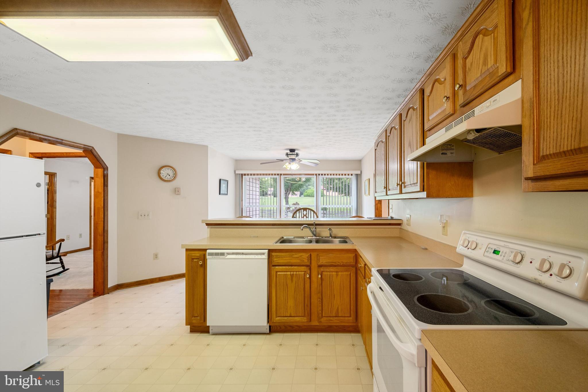 OAK TREE EAST - Residential