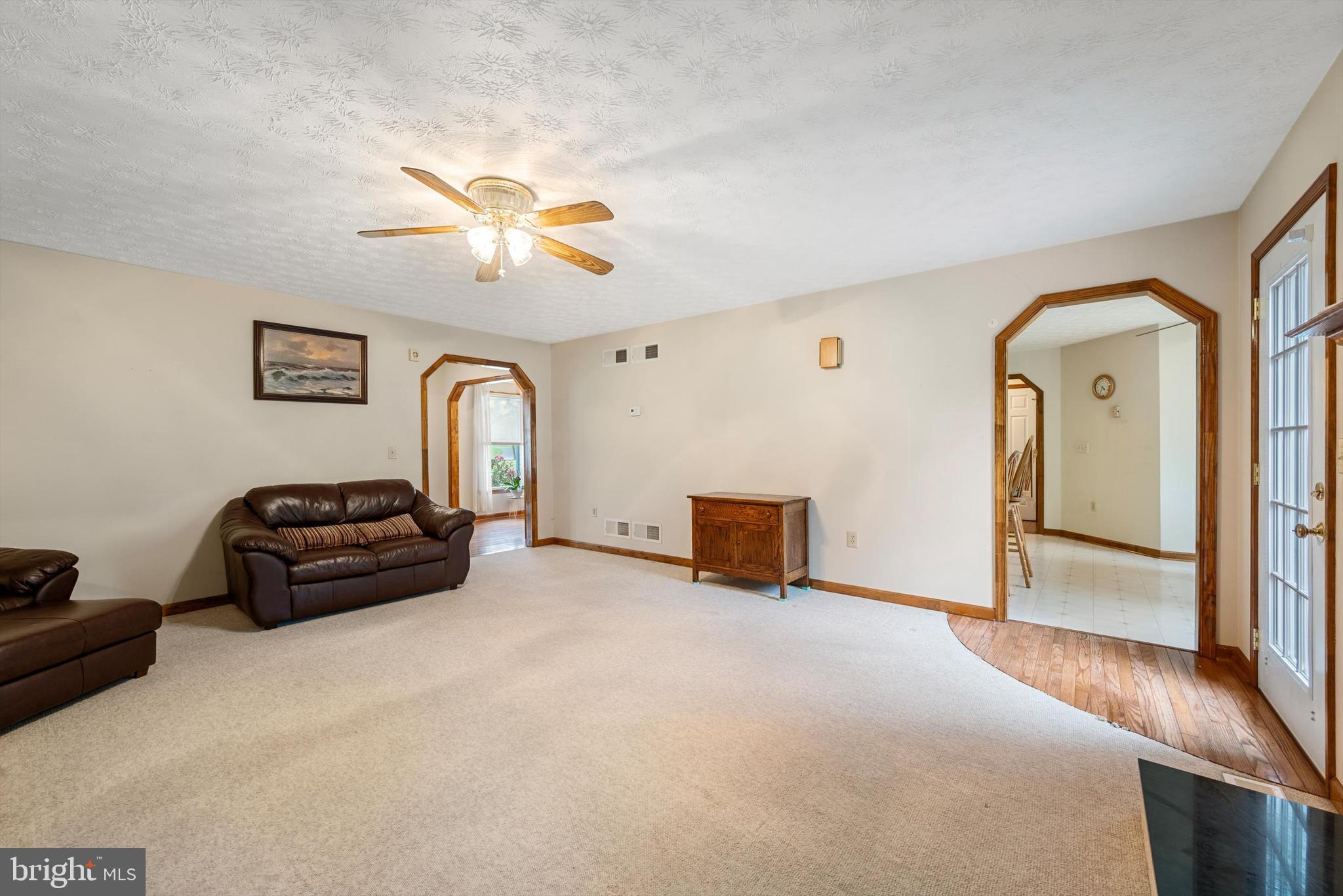 OAK TREE EAST - Residential