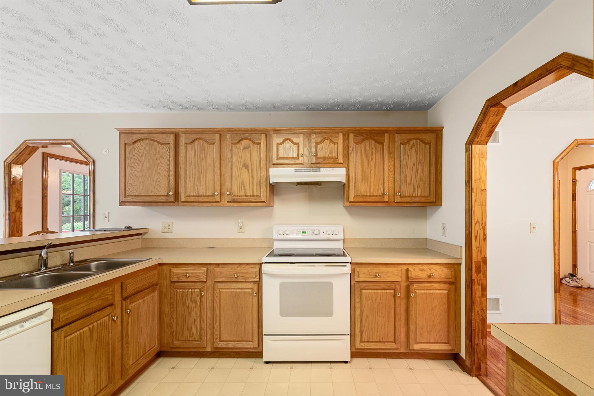 OAK TREE EAST - Residential