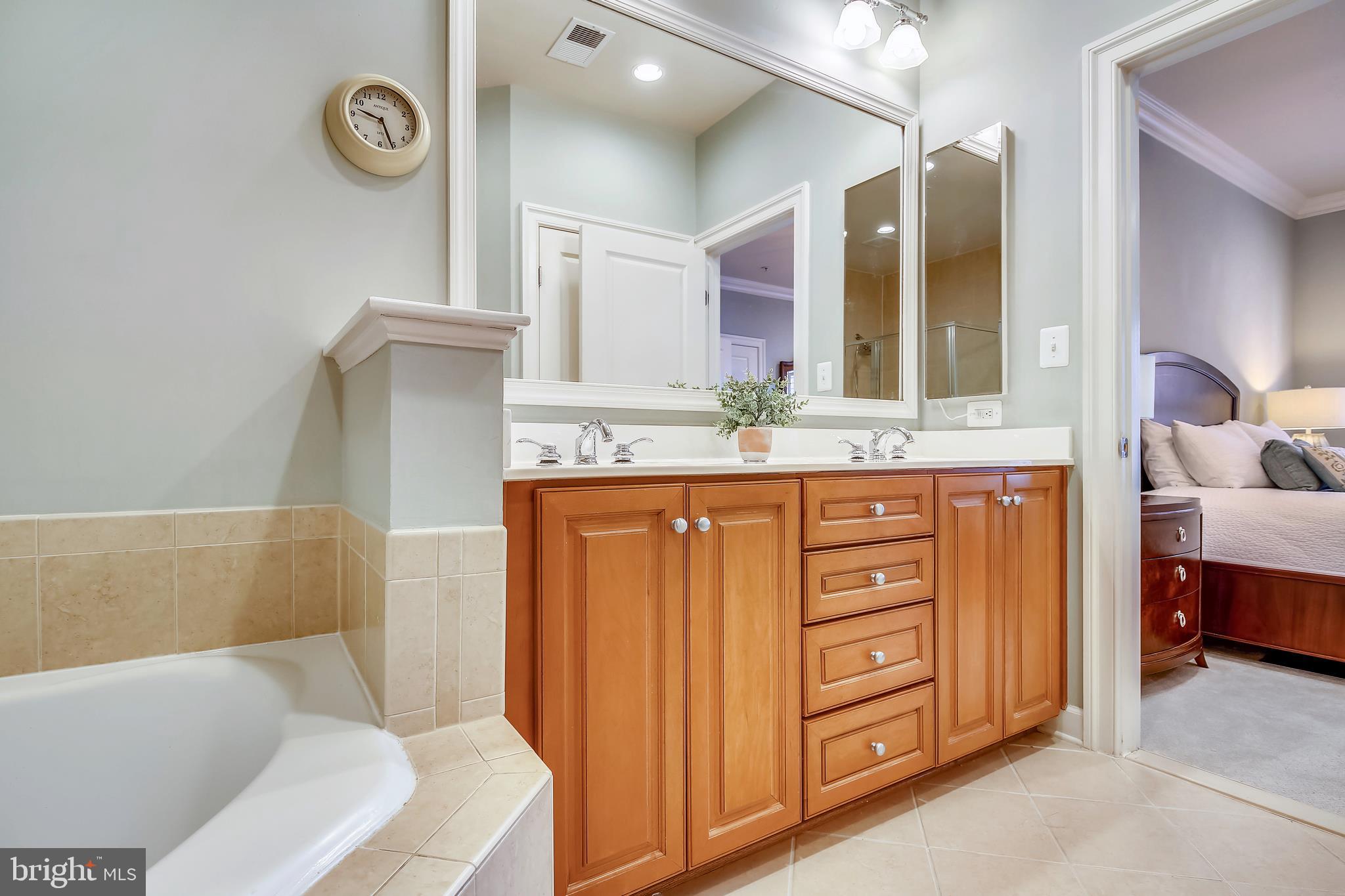 CHATHAM SQUARE - Residential