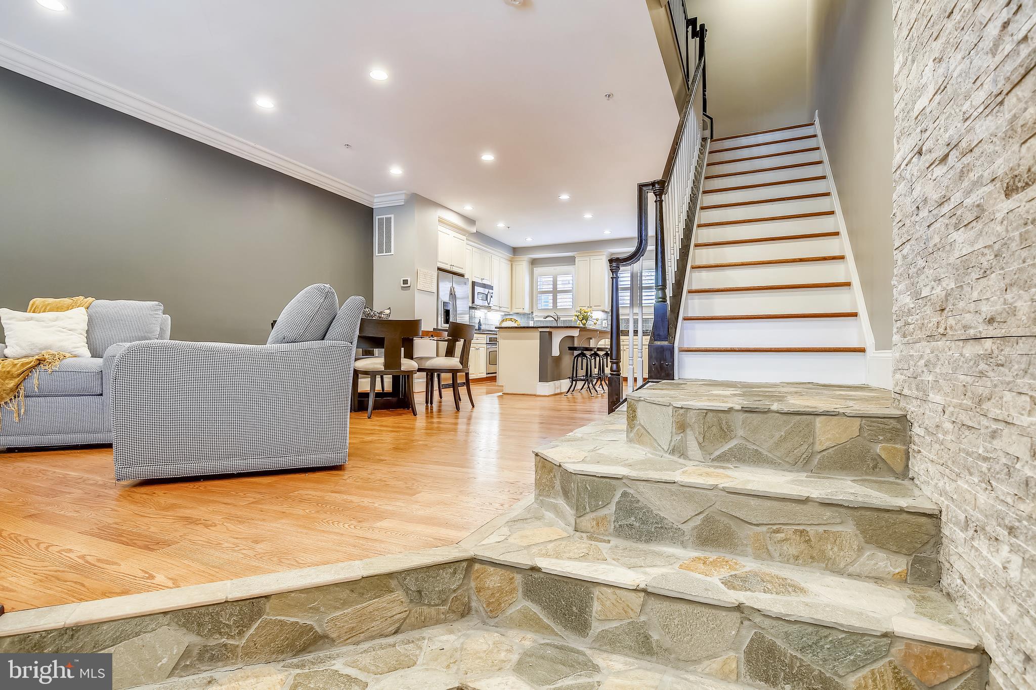 CHATHAM SQUARE - Residential