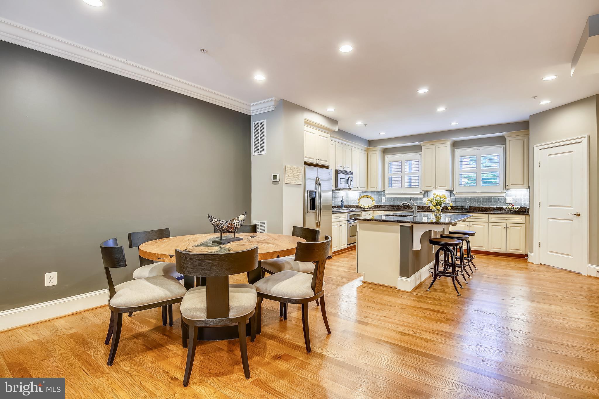 CHATHAM SQUARE - Residential