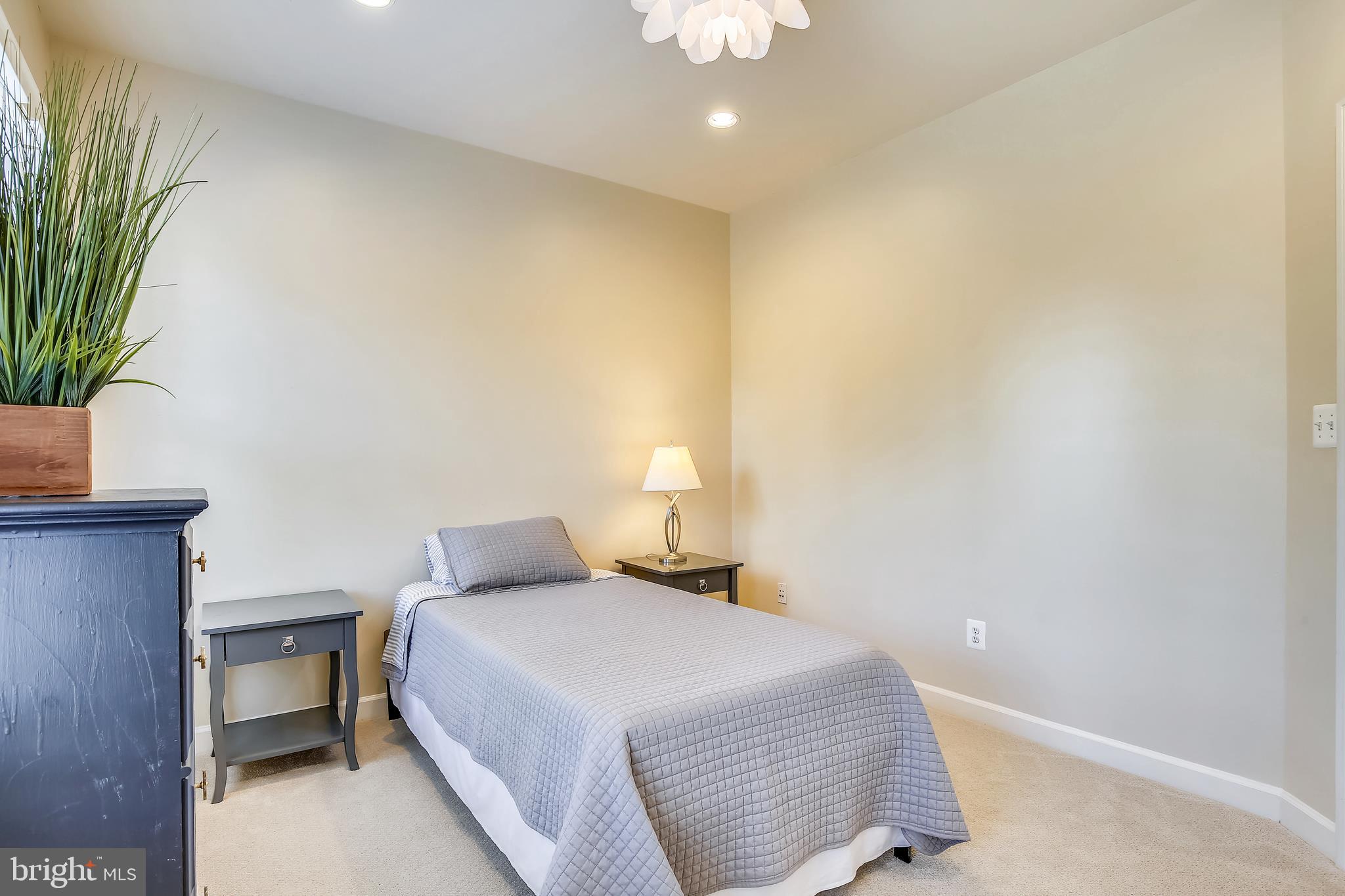 CHATHAM SQUARE - Residential