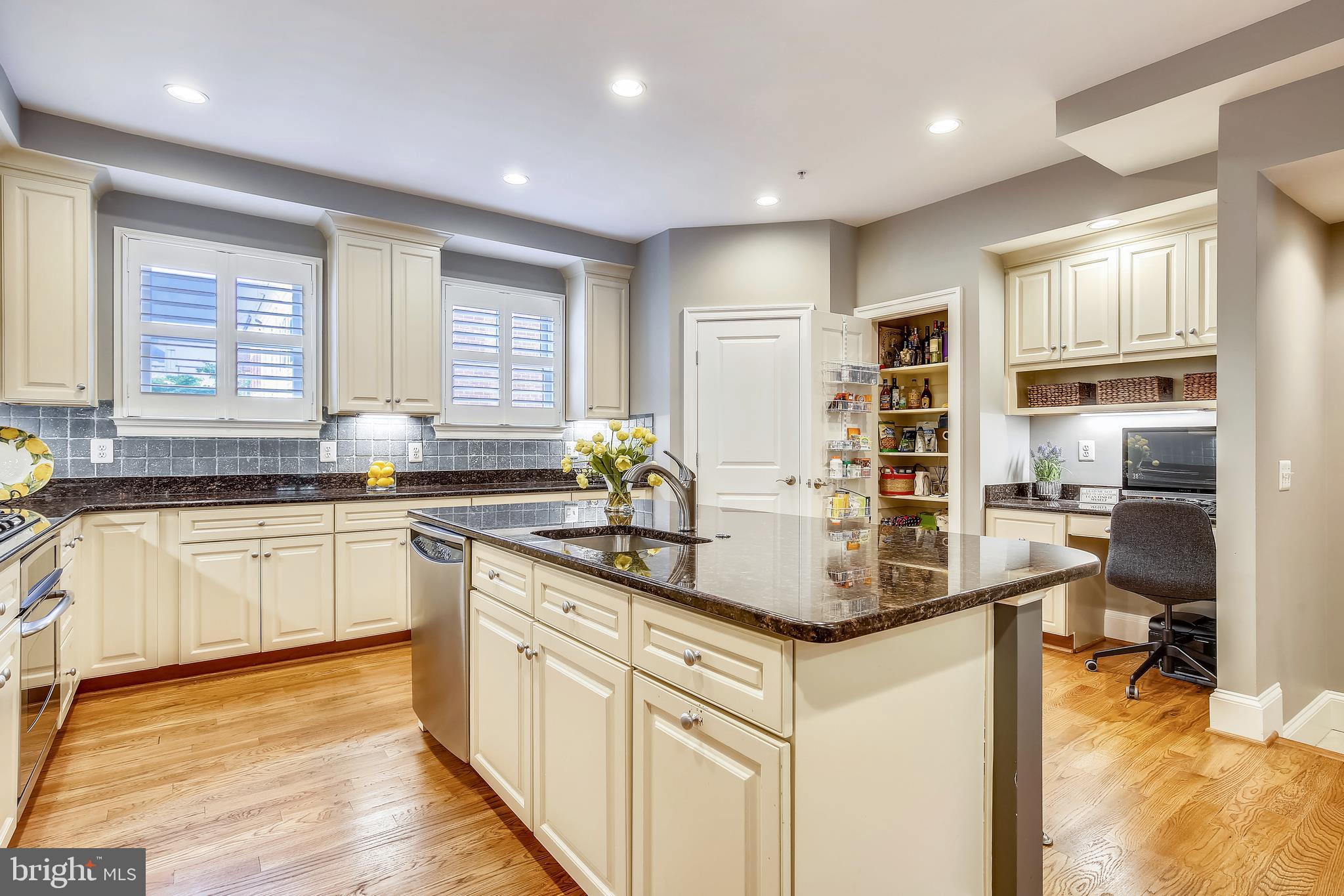 CHATHAM SQUARE - Residential