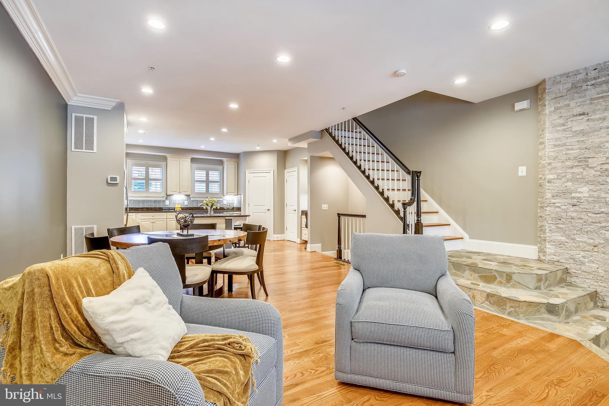 CHATHAM SQUARE - Residential