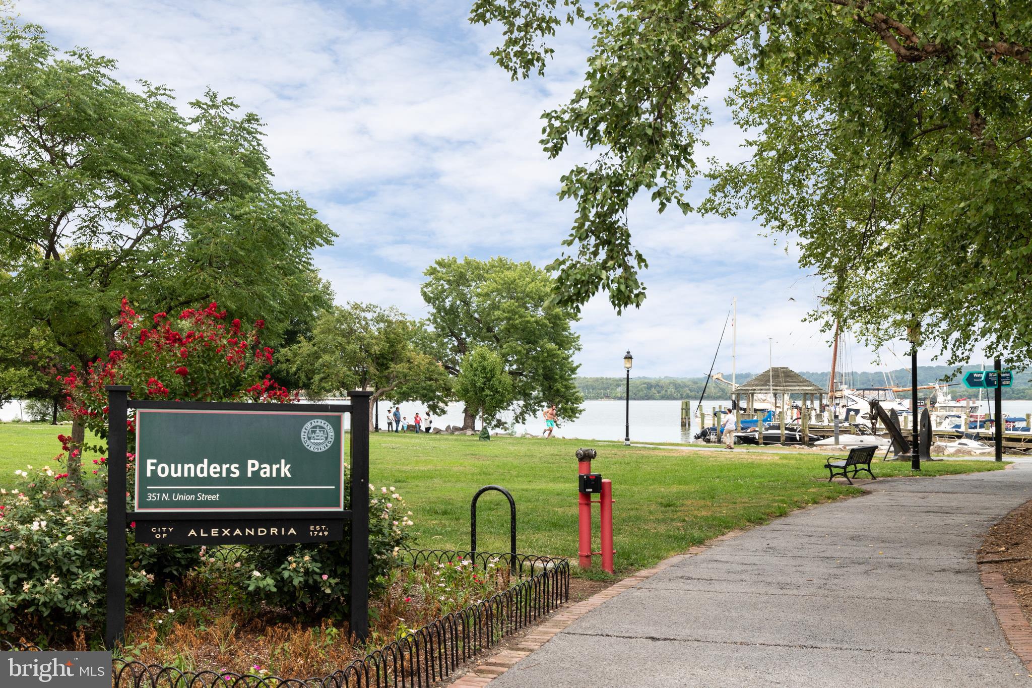 CHATHAM SQUARE - Residential