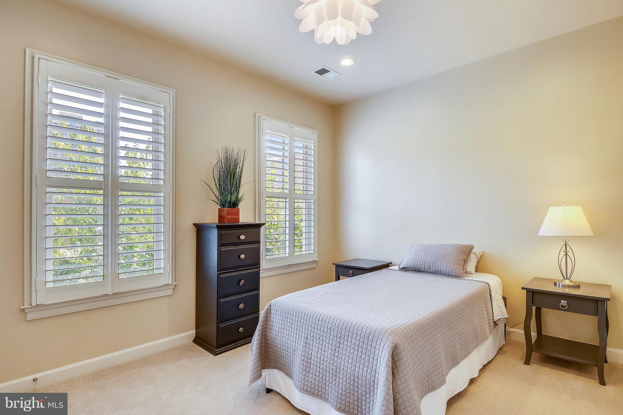 CHATHAM SQUARE - Residential