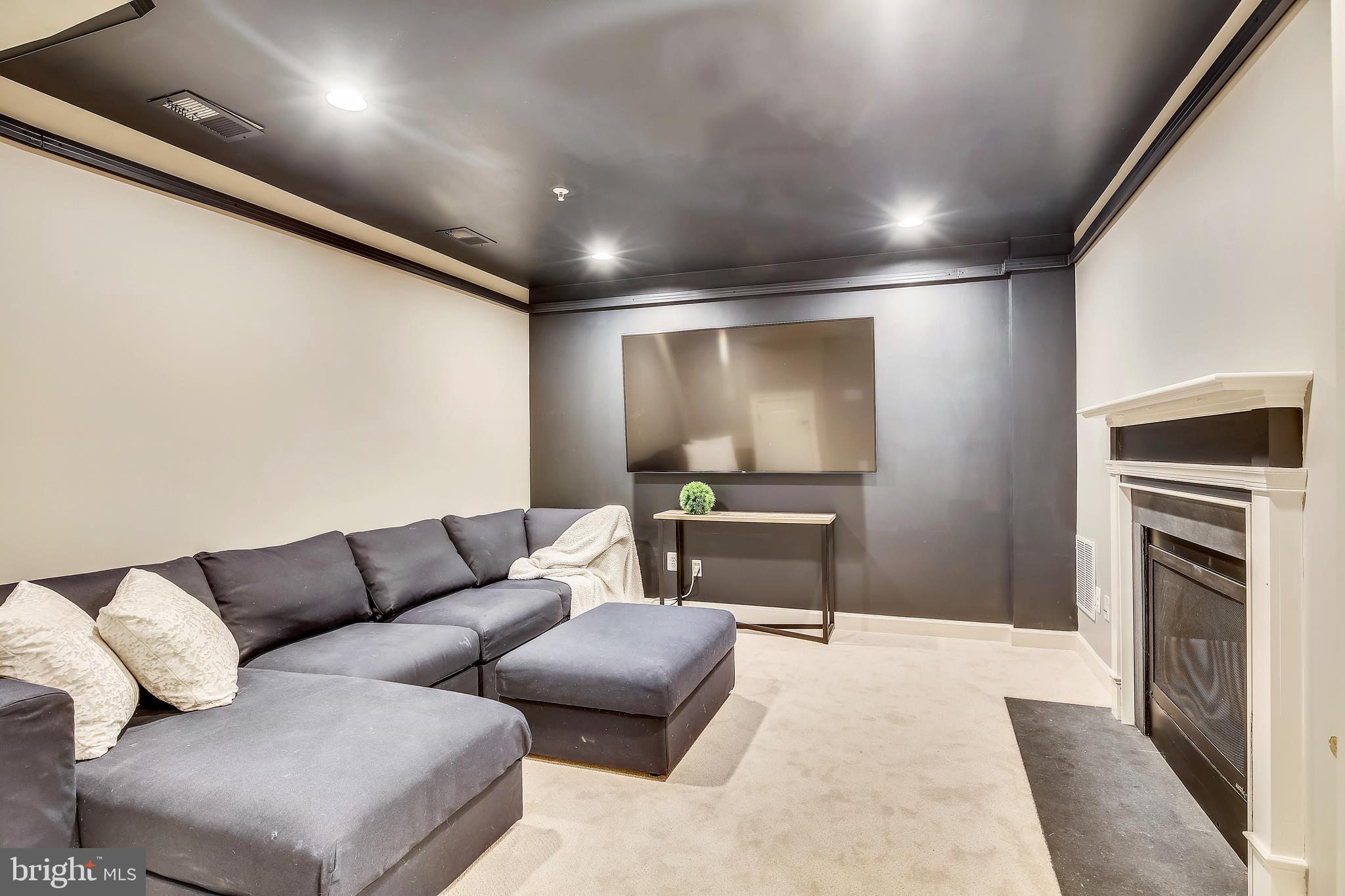 CHATHAM SQUARE - Residential