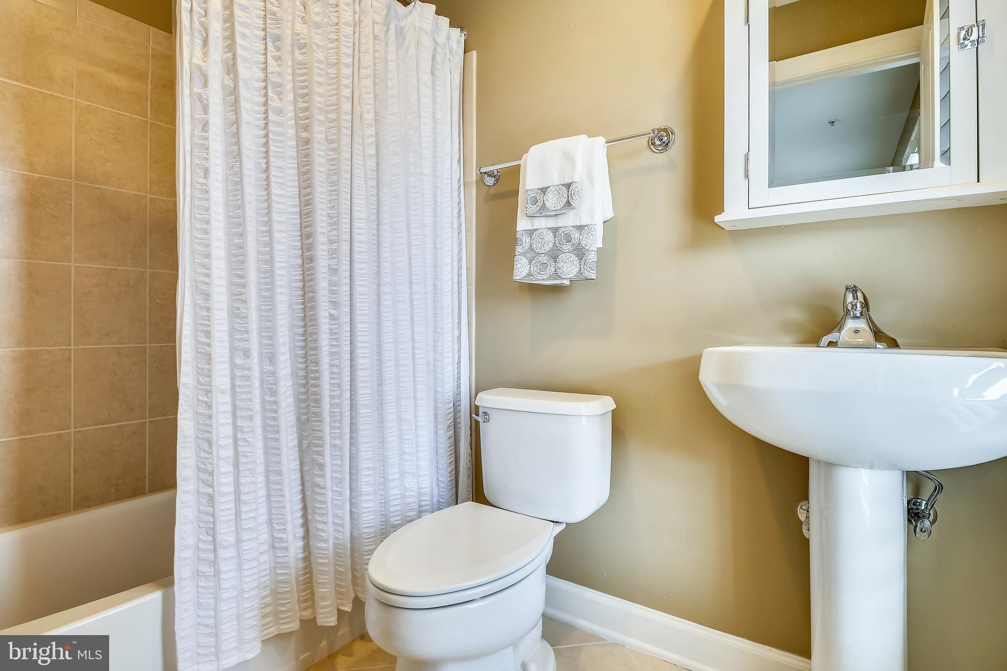 CHATHAM SQUARE - Residential