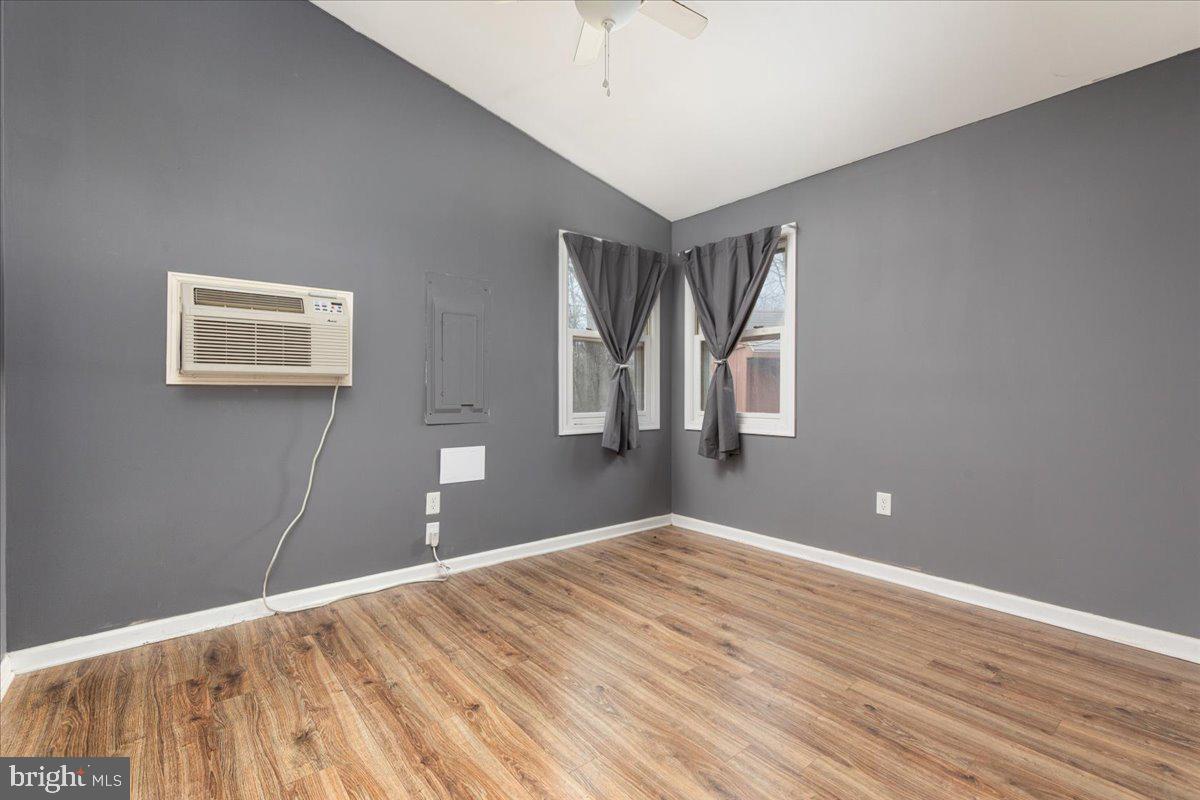 SLEEPY CREEK MT RETREAT - Residential