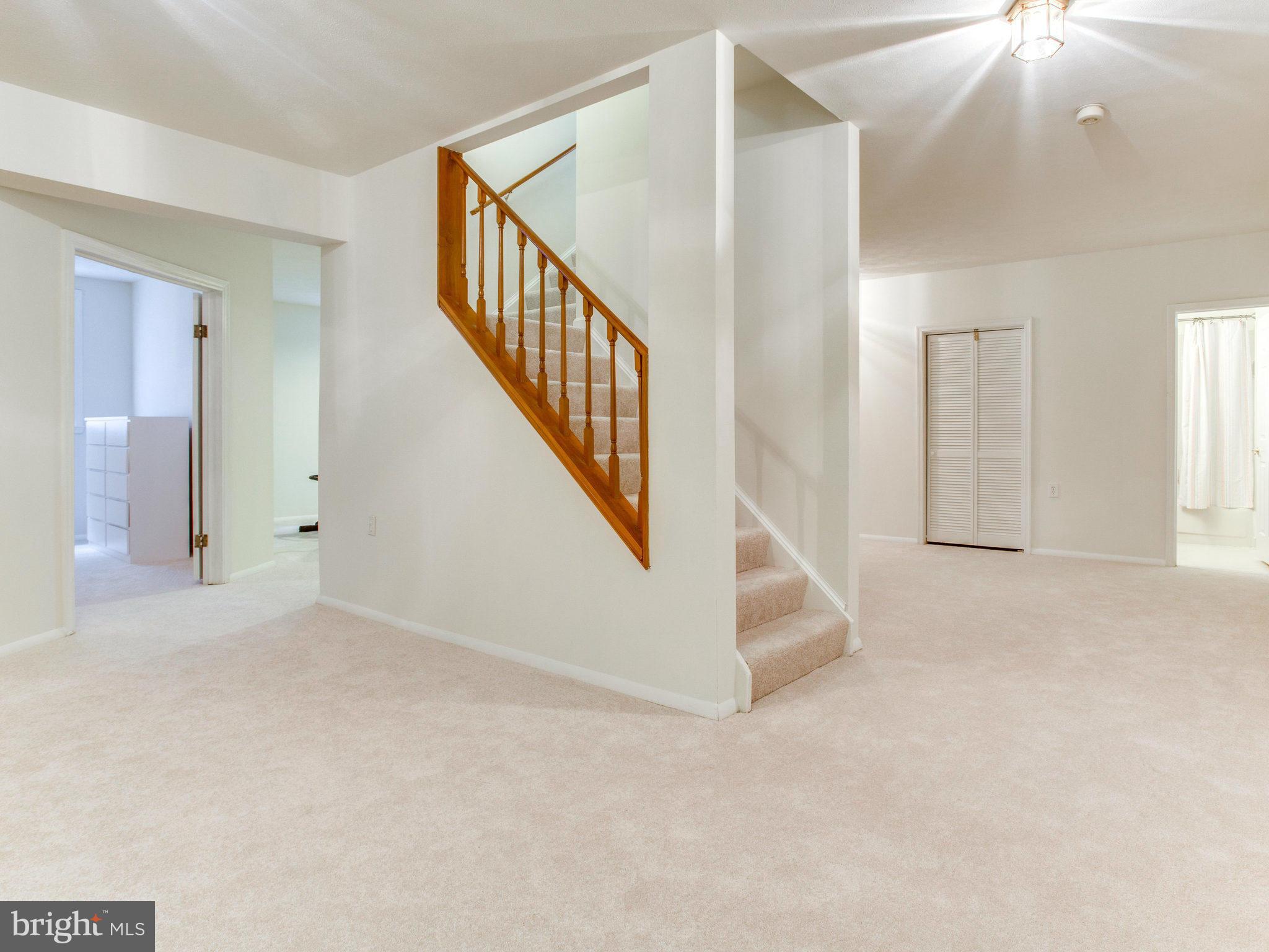 VIRGINIA CHASE - Residential