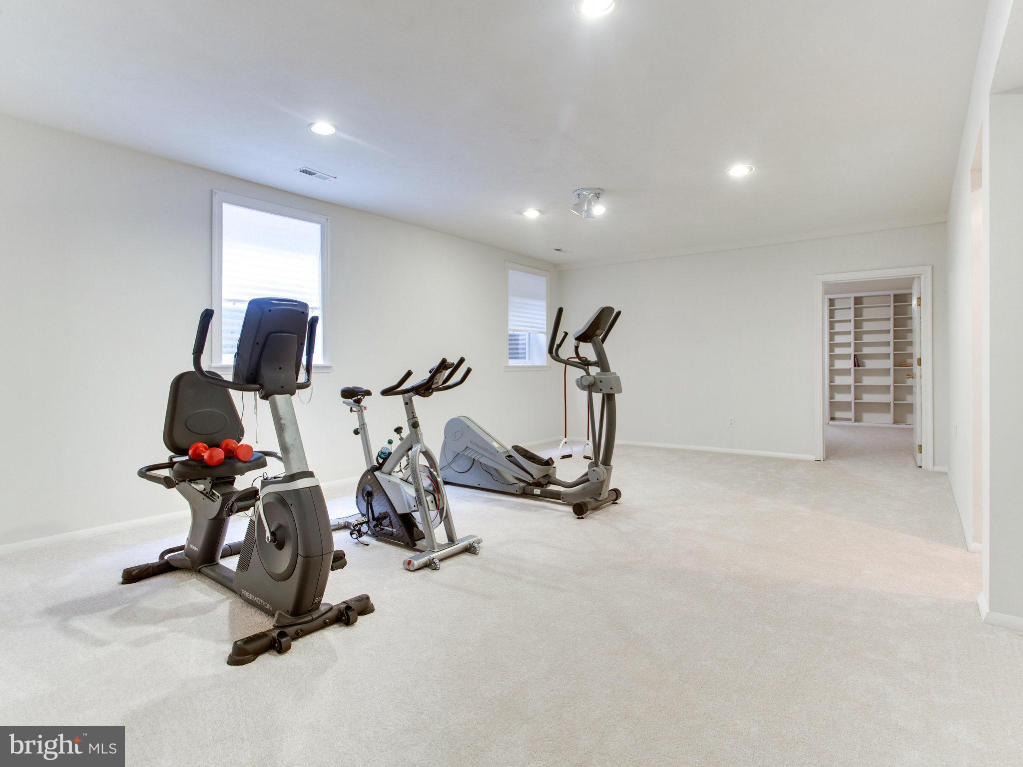 VIRGINIA CHASE - Residential