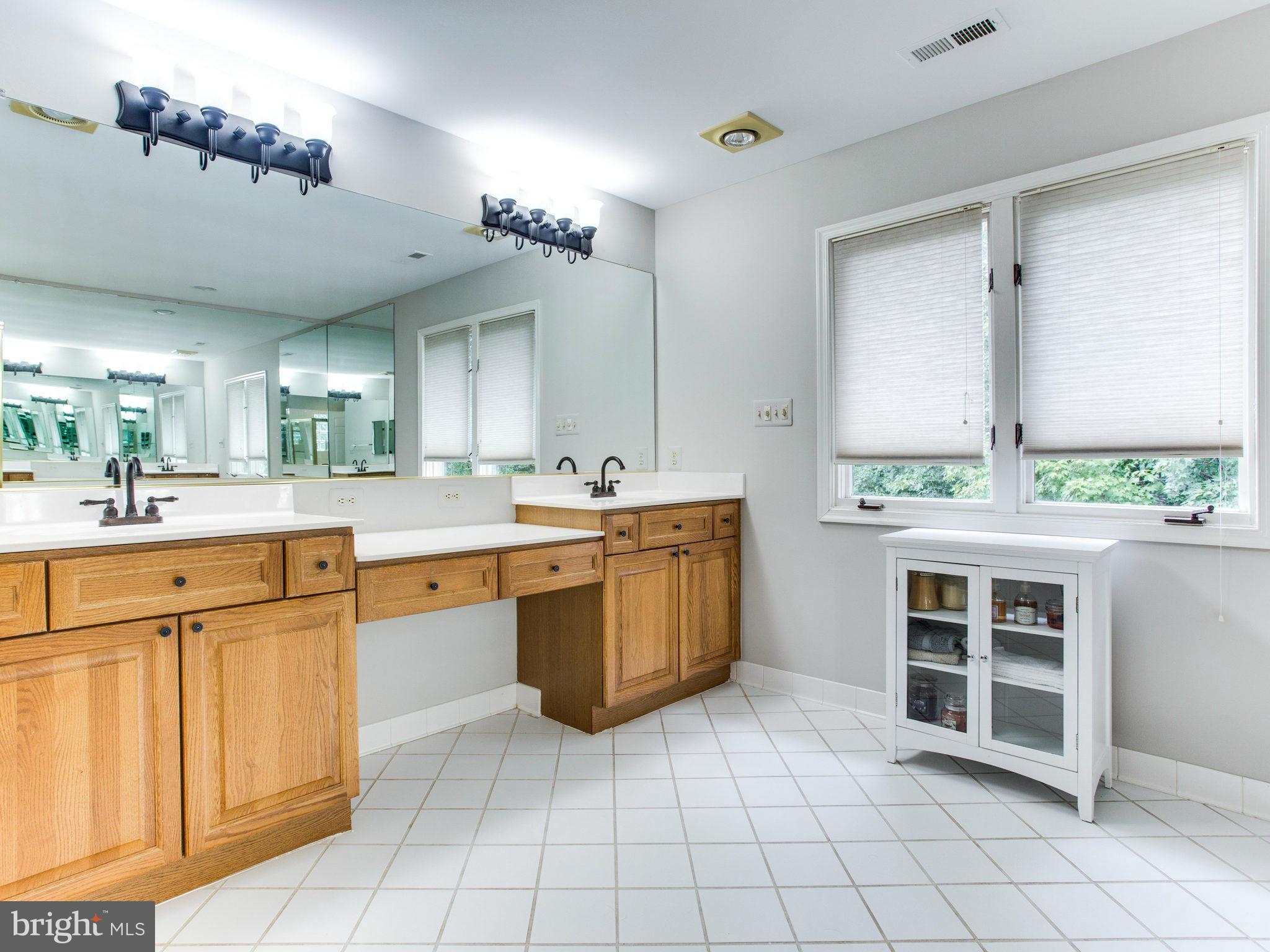 VIRGINIA CHASE - Residential